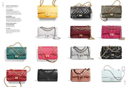 The Handbag Book: 400 Designer Bags That Changed Fashion